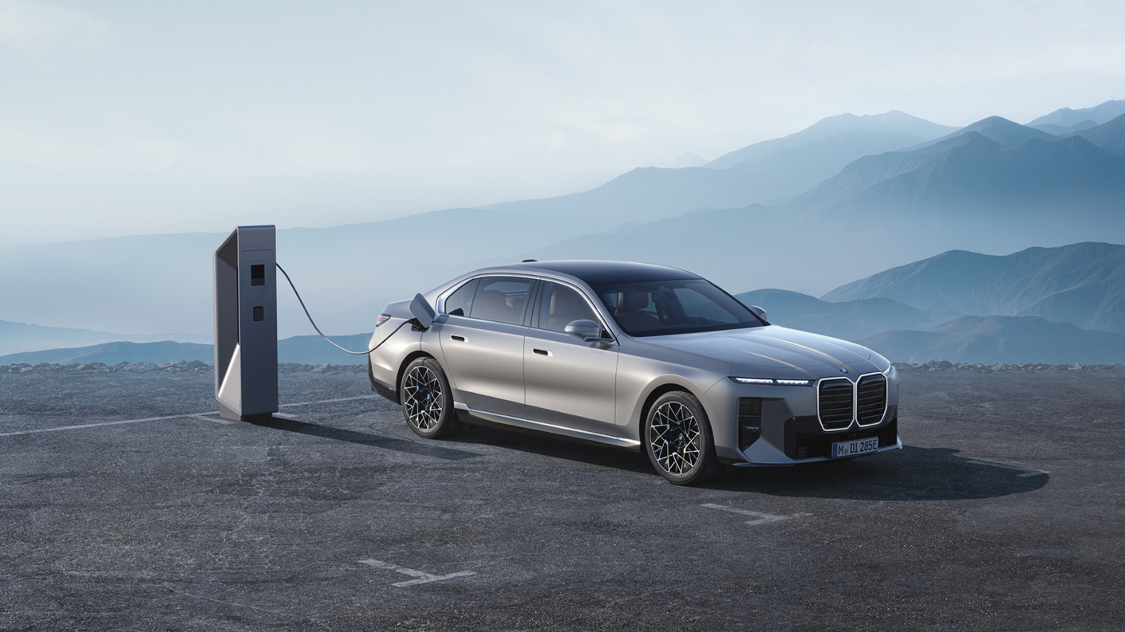 BMW i7